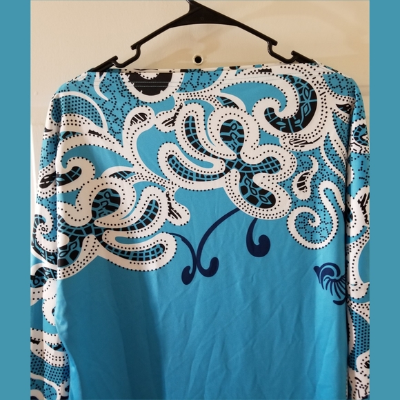 Clothing - Picture 3 of 4